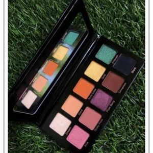 Violet Voss essentials eyeshadow palette
